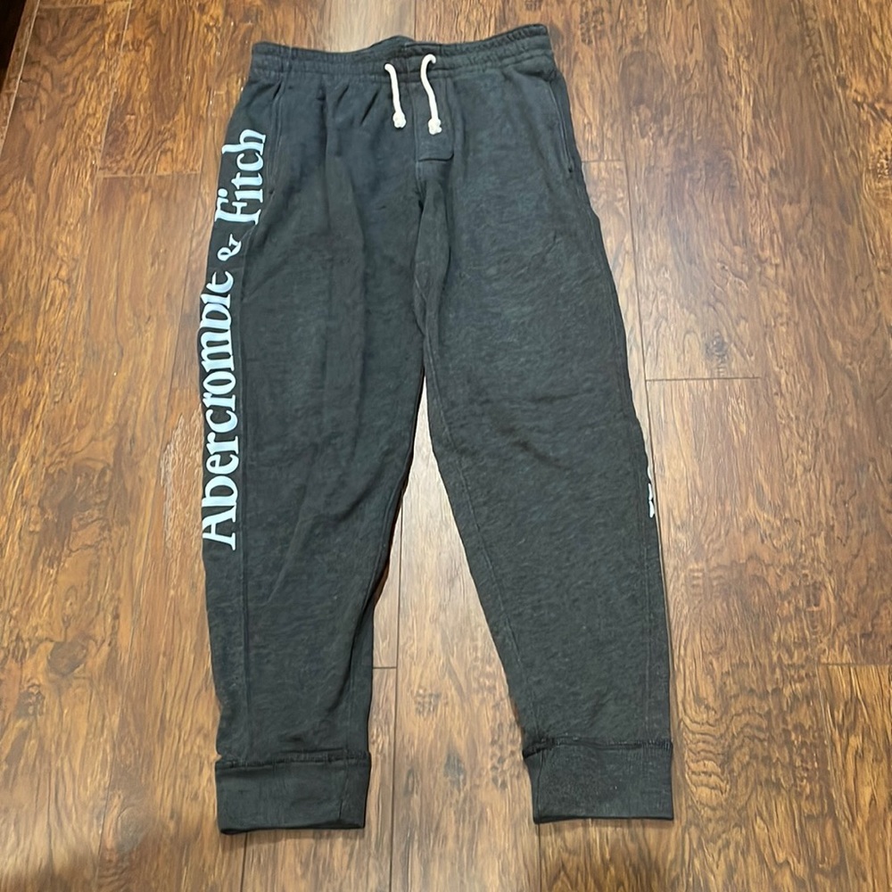 Abercrombie & Fitch mens logo sweatpants. Size S. Gray.